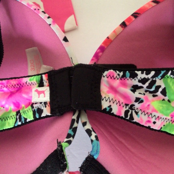 PINK VICTORIAS SECRET WEAR EVERYWHERE DEMI BRA SIZE 32C - Picture 7 of 10